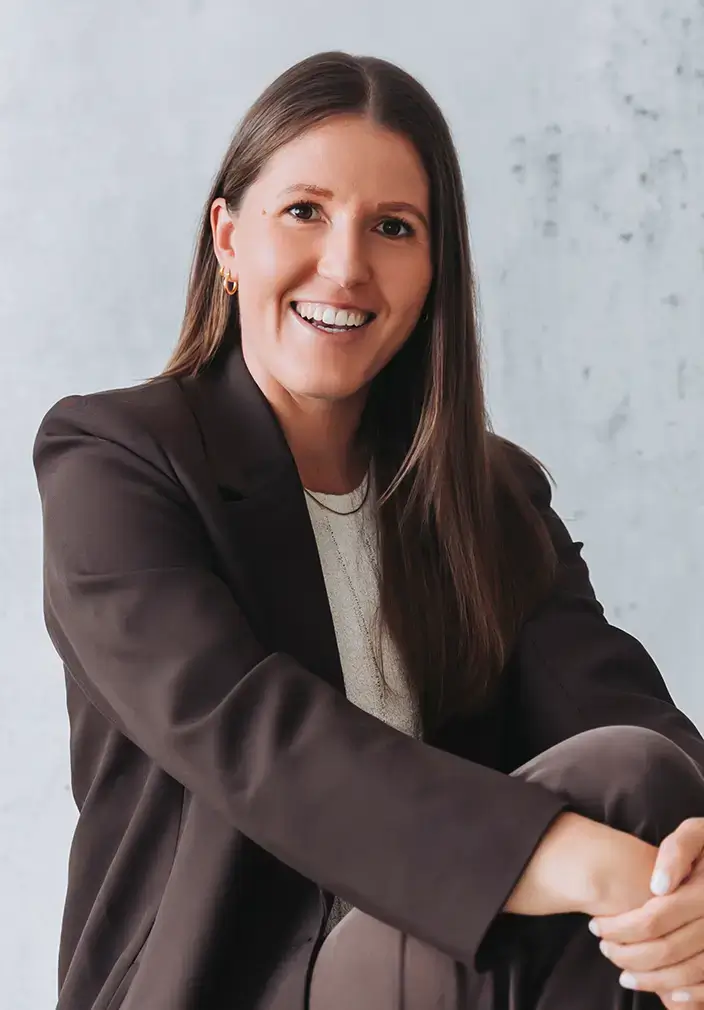 Sophia Dawson, Registered Psychologist, Expert in ACT & Holistic Wellbeing. Click to view full bio.